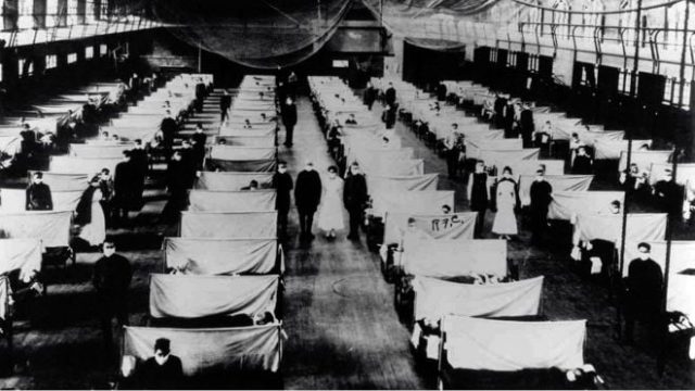 1918年爆发的西班牙大流感横扫世界。| UNIVERSAL HISTORY ARCHIVE/GETTY IMAGES