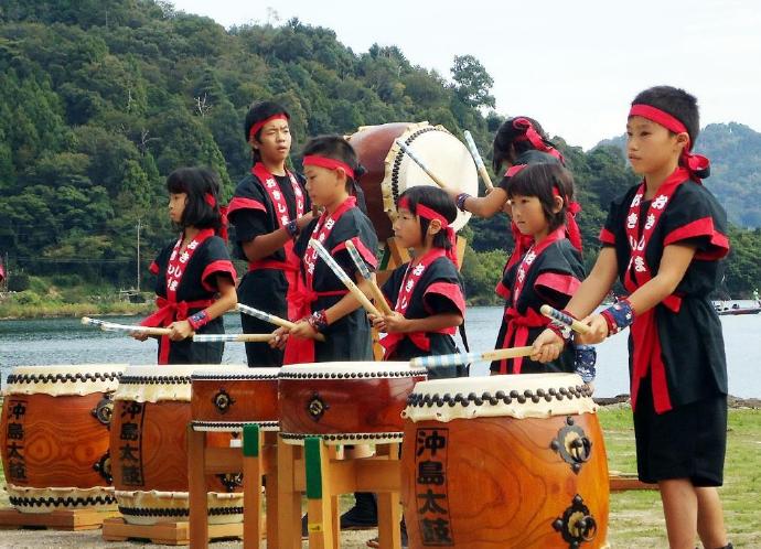 徐静波：日本农村如何做到“再穷不能穷教育”？
