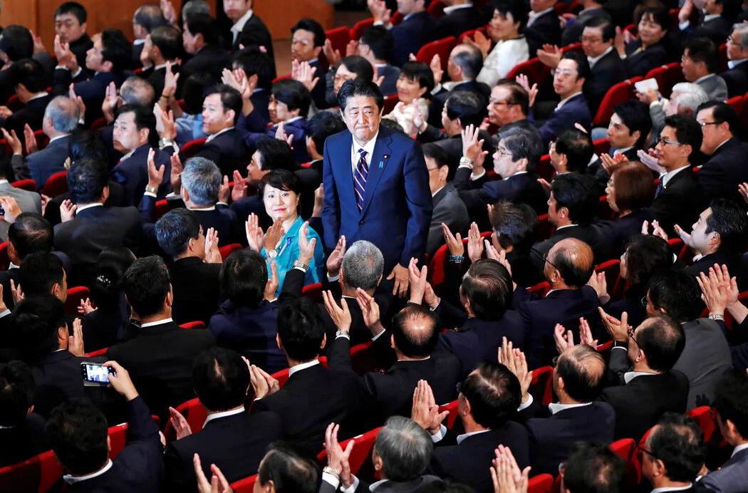 安倍晋三遇刺身亡:任期最长首相的复杂政治遗产 安倍晋三遇刺身亡:任期最长首相的复杂政治遗产