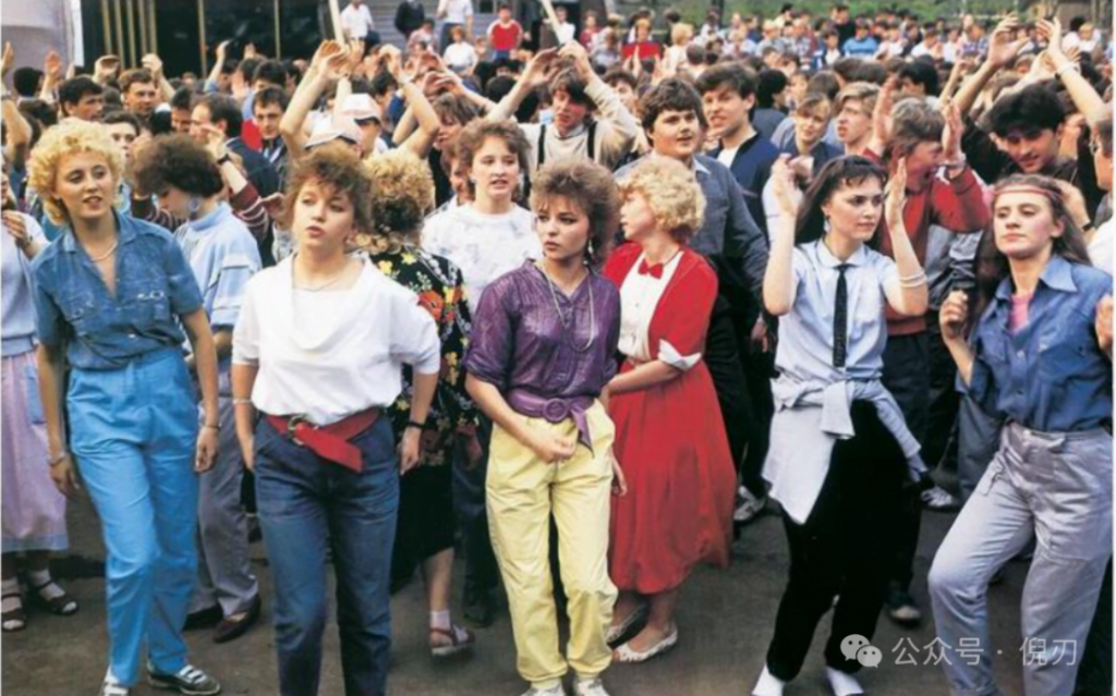 苏联：腐烂帝国的最后十年