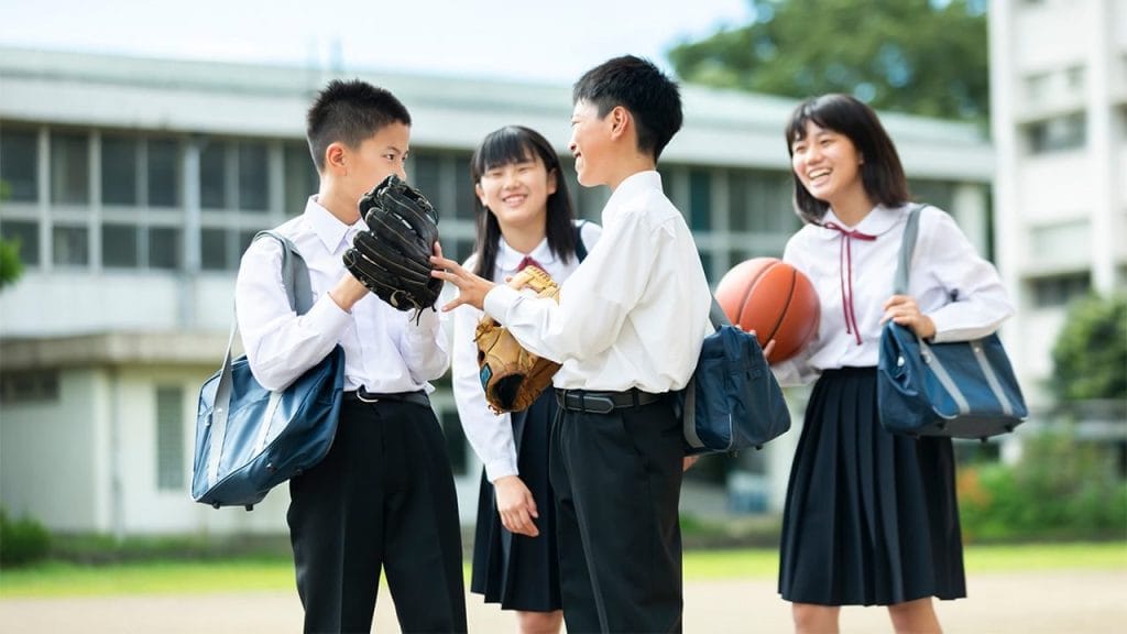 内卷时代的父母，格差社会的孩子