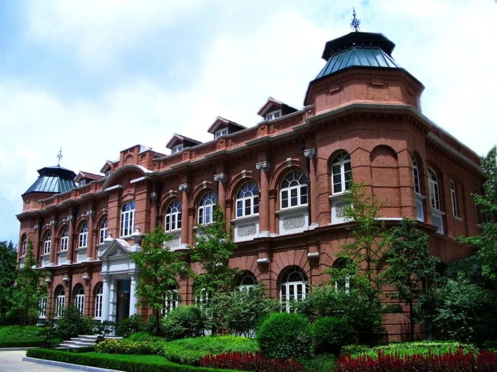 彭靖：华山医院“哈佛楼”的前世今生