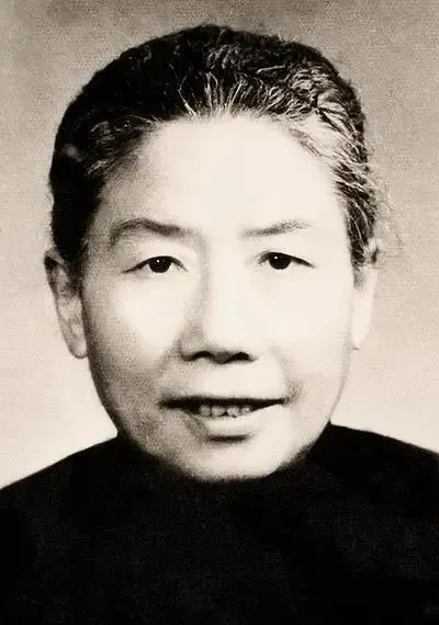 她曾是南京博物院院长,她从塔尖一跃而下 她曾是南京博物院院长,她从塔尖一跃而下