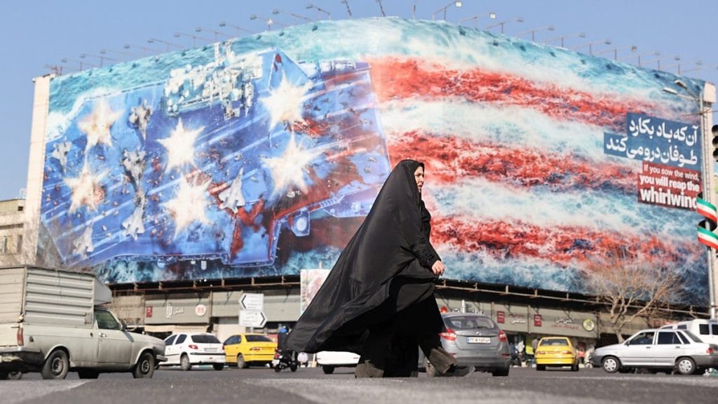 伊朗反西化思想的源流、实践与困境