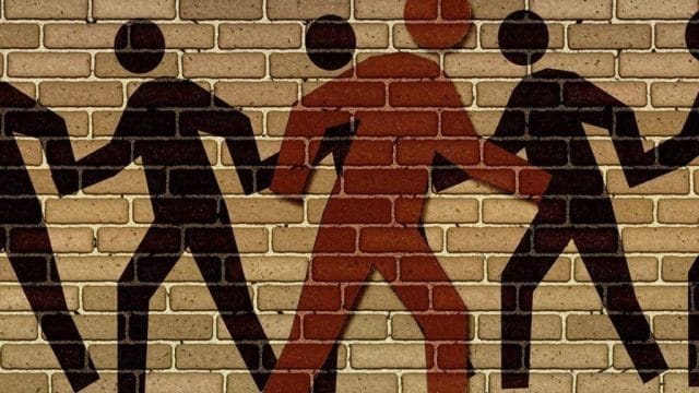 哈耶克《致命的自负》导读：理性无法规划人类社会的统一目标